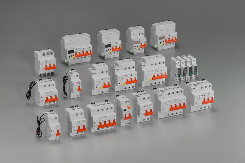 智能斷路器01.jpg 智能斷路器01.jpg